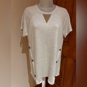 NEW NWOT NOUVIDA Women's Tunic Top Gray & Tan with Button Accents, Size Large